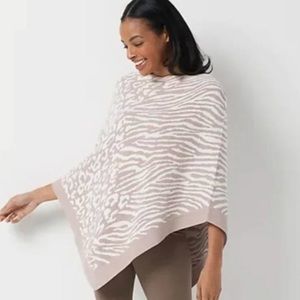 Barefoot dreams cozychic animal print poncho